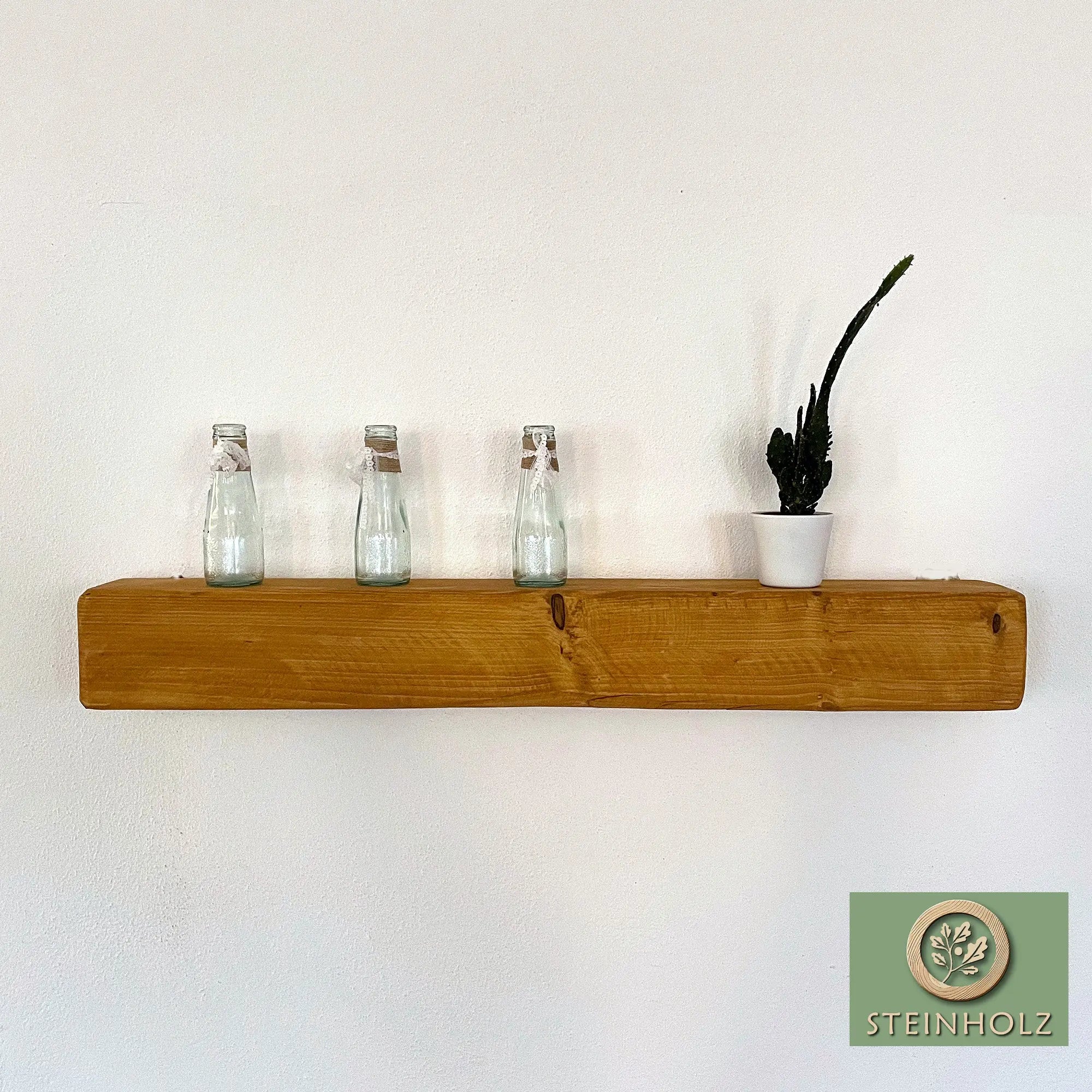 Rustikales Balkenregal aus Massivholz – Natürliches Design für Ihre Wand steinholz