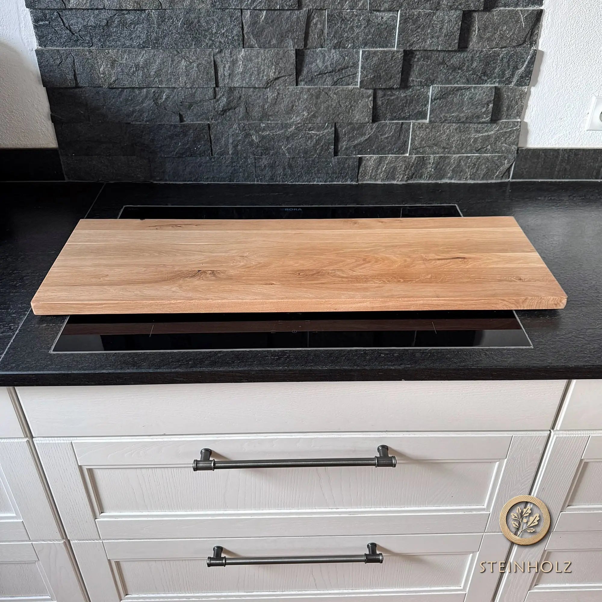 Kochfeldabdeckung aus Wildeiche – Praktisch, stilvoll & funktional für Ihre Küche steinholz