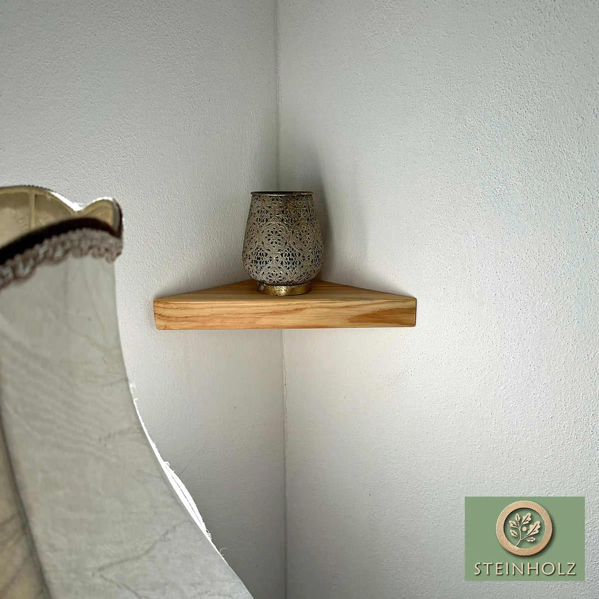 Corner shelf made of solid pine – Natural Design for stylish room solutions