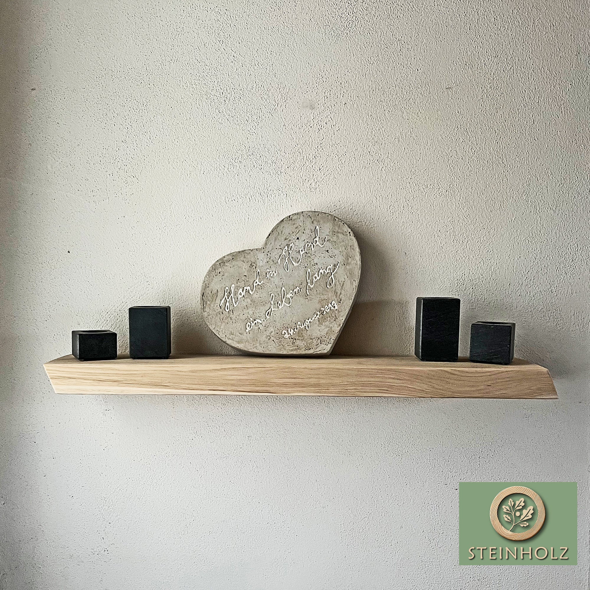 Schwebendes Wandregal aus Eiche mit Schrägschnitt – Elegantes Design aus Massivholz