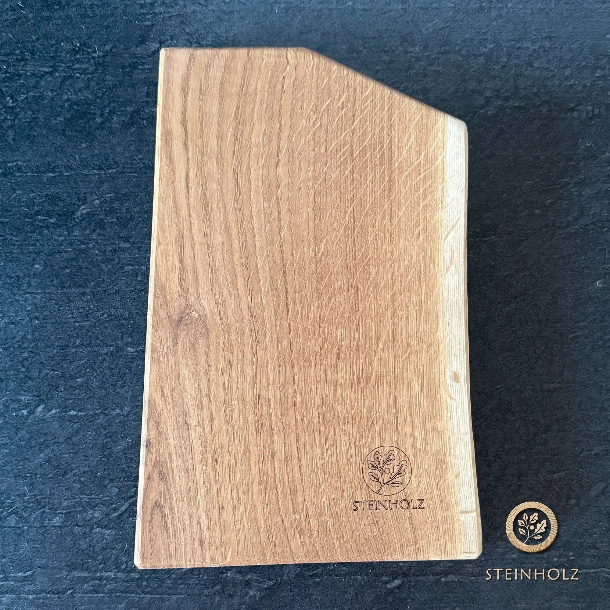 Schneidebrett aus Eiche mit Baumkante – Robust, stilvoll und einzigartig  Steinholz