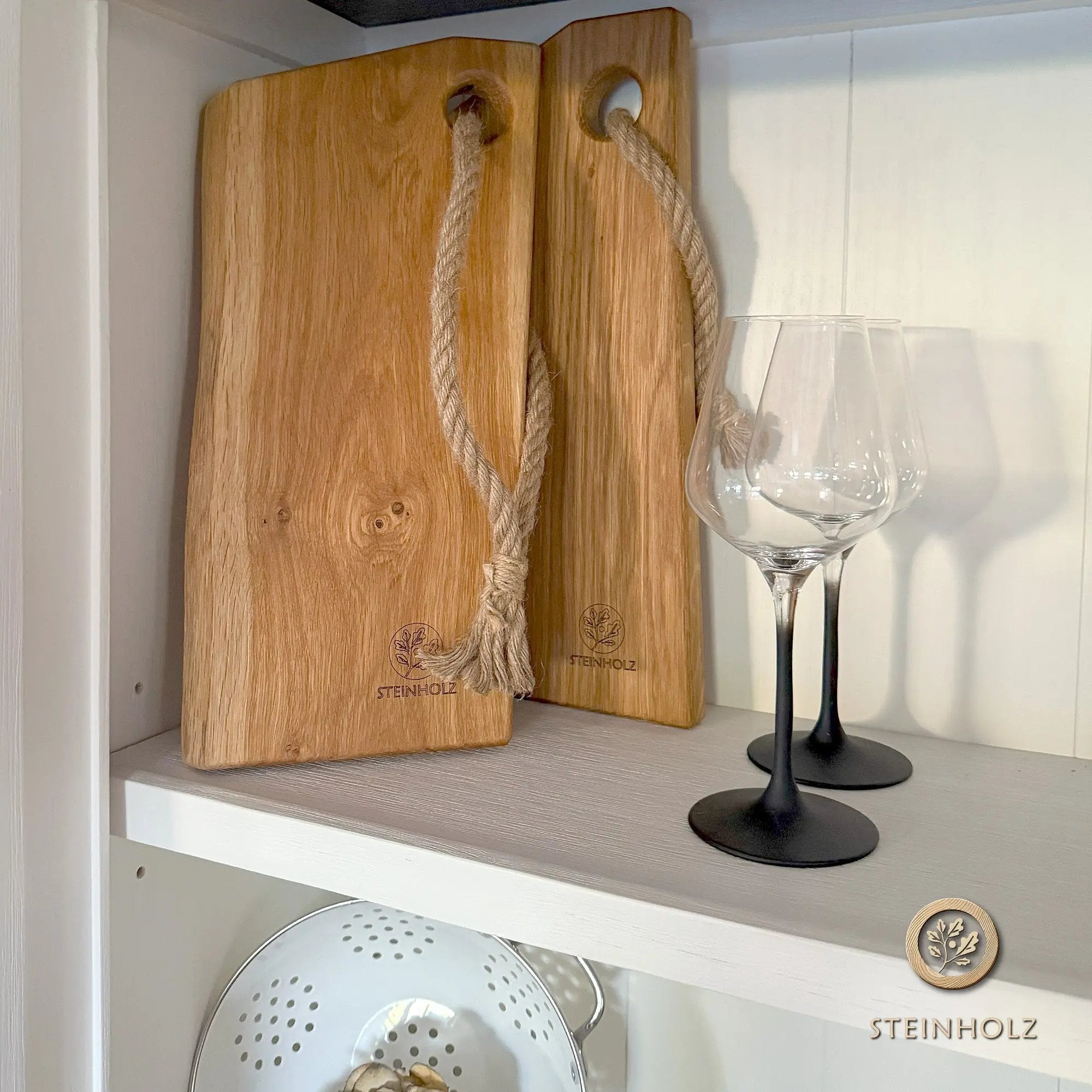 Schneidebrett aus Eiche mit Baumkante – Robust, stilvoll und einzigartig  Steinholz