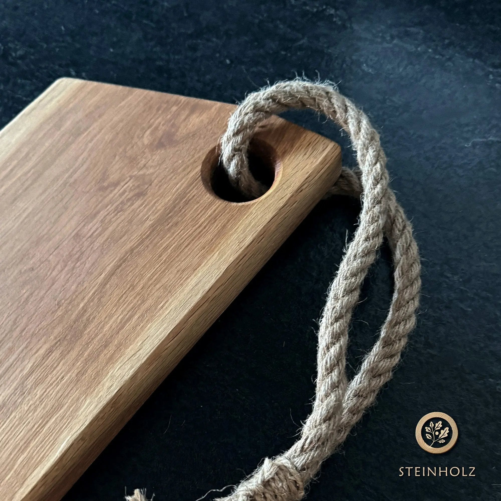 Schneidebrett aus Eiche mit Baumkante – Robust, stilvoll und einzigartig  Steinholz