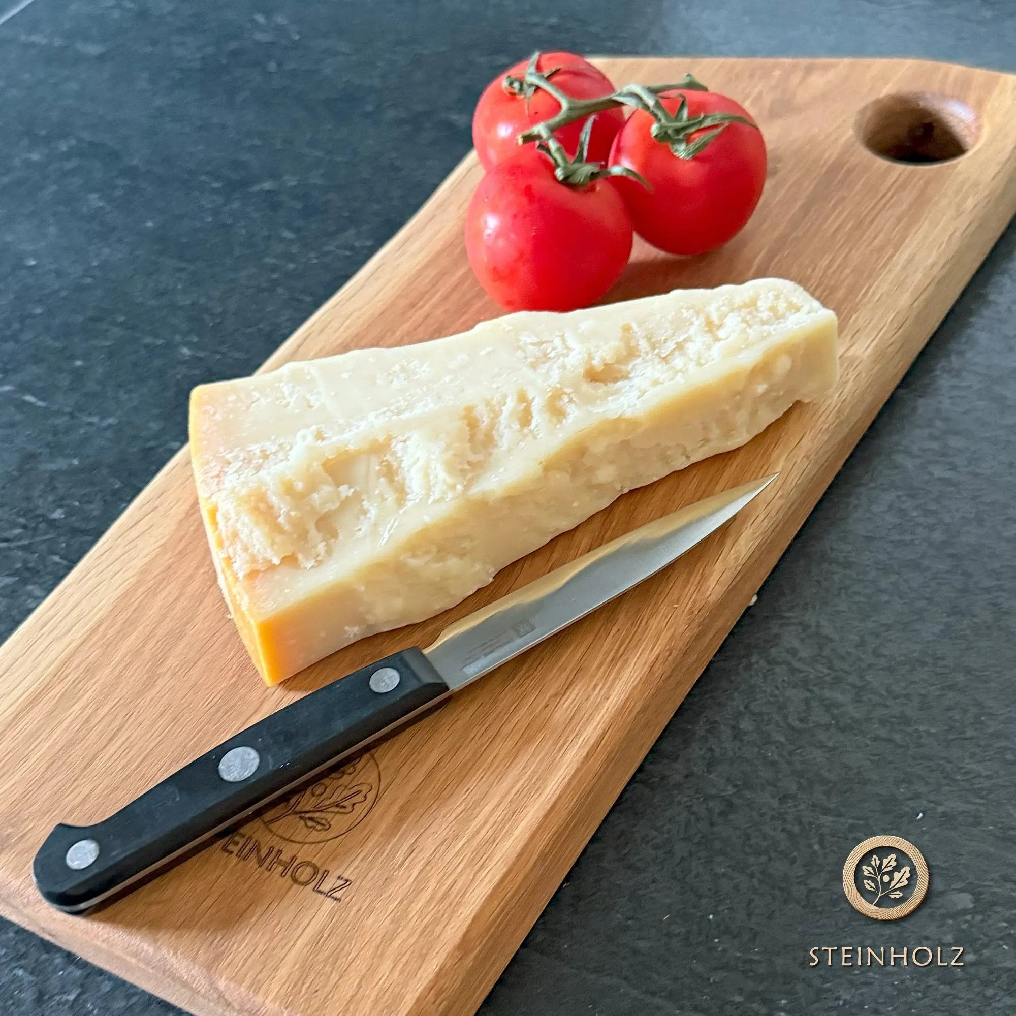Schneidebrett aus Eiche mit Baumkante – Robust, stilvoll und einzigartig  Steinholz