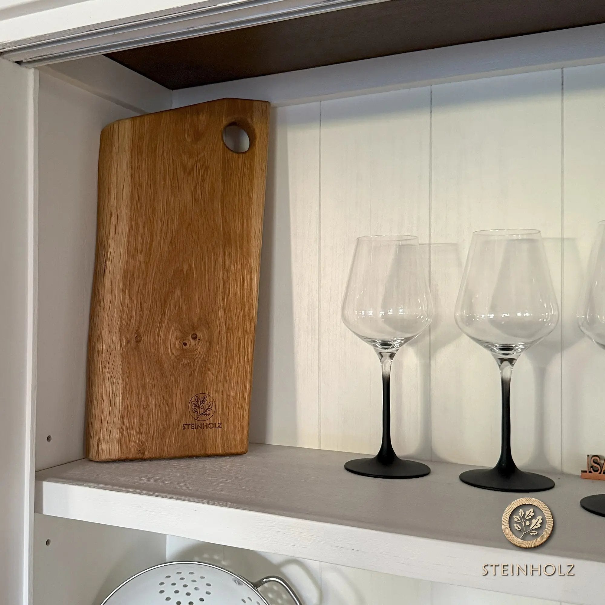 Schneidebrett aus Eiche mit Baumkante – Robust, stilvoll und einzigartig  Steinholz