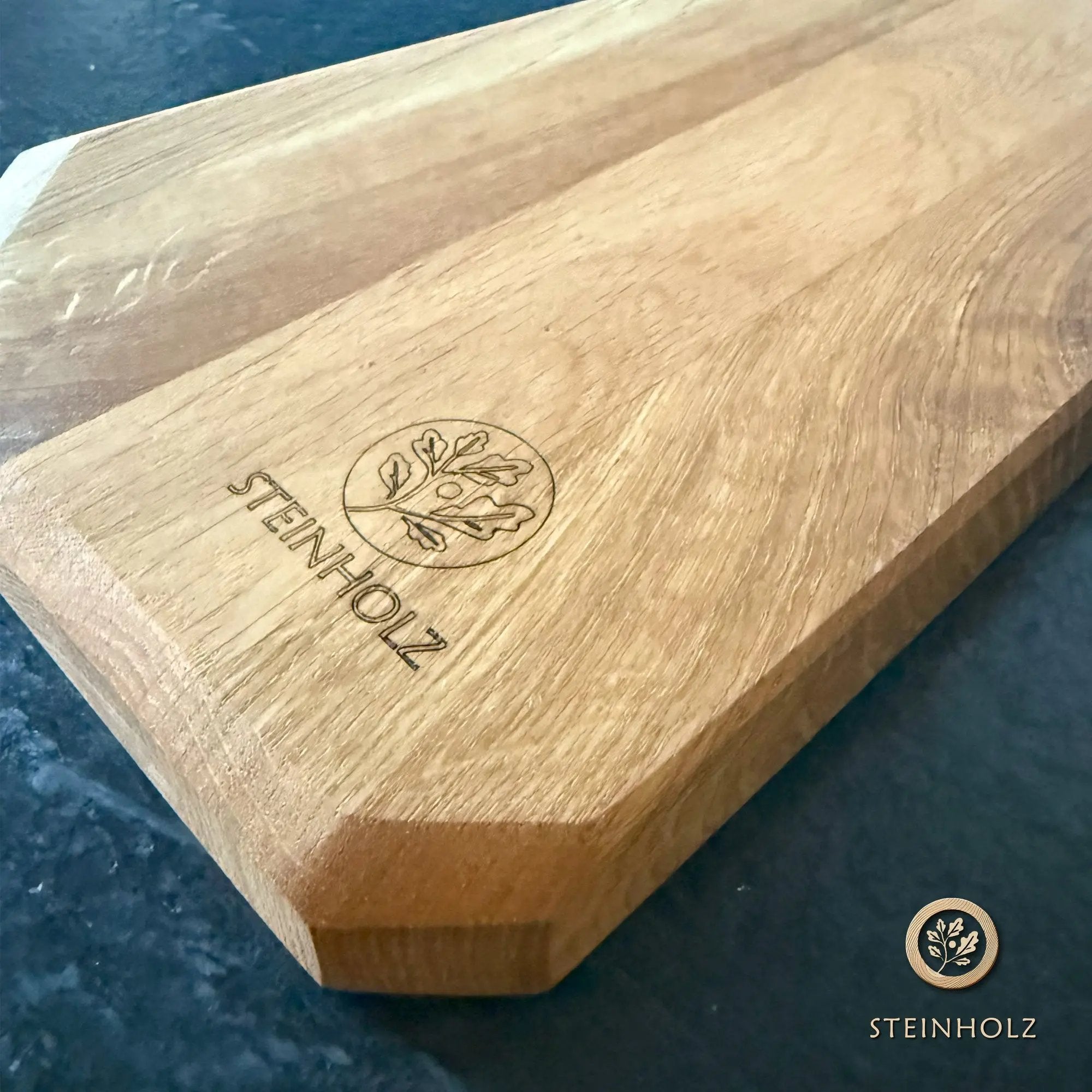 Schneidebrett aus Eiche mit Baumkante – Robust, stilvoll und einzigartig  Steinholz