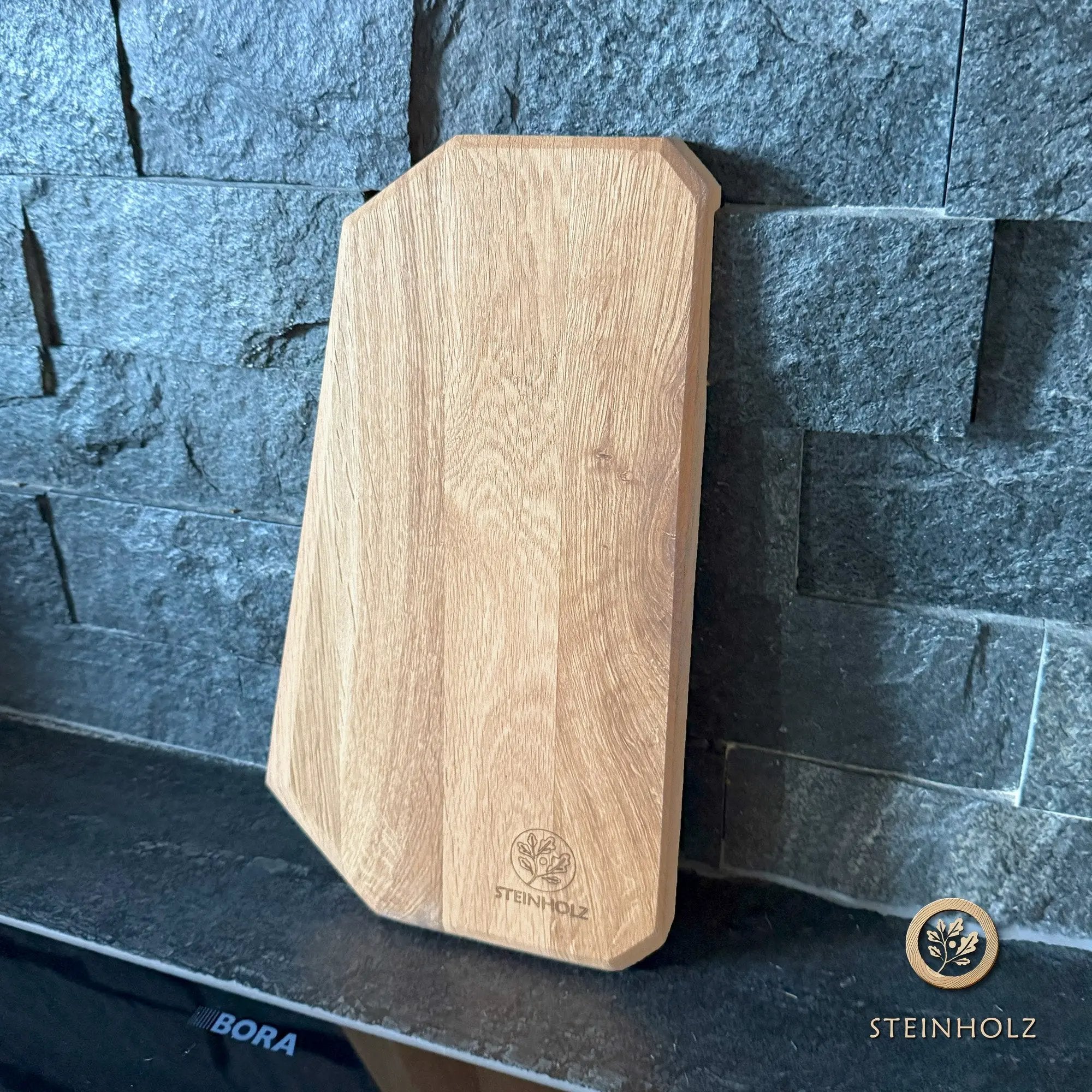 Schneidebrett aus Eiche mit Baumkante – Robust, stilvoll und einzigartig  Steinholz