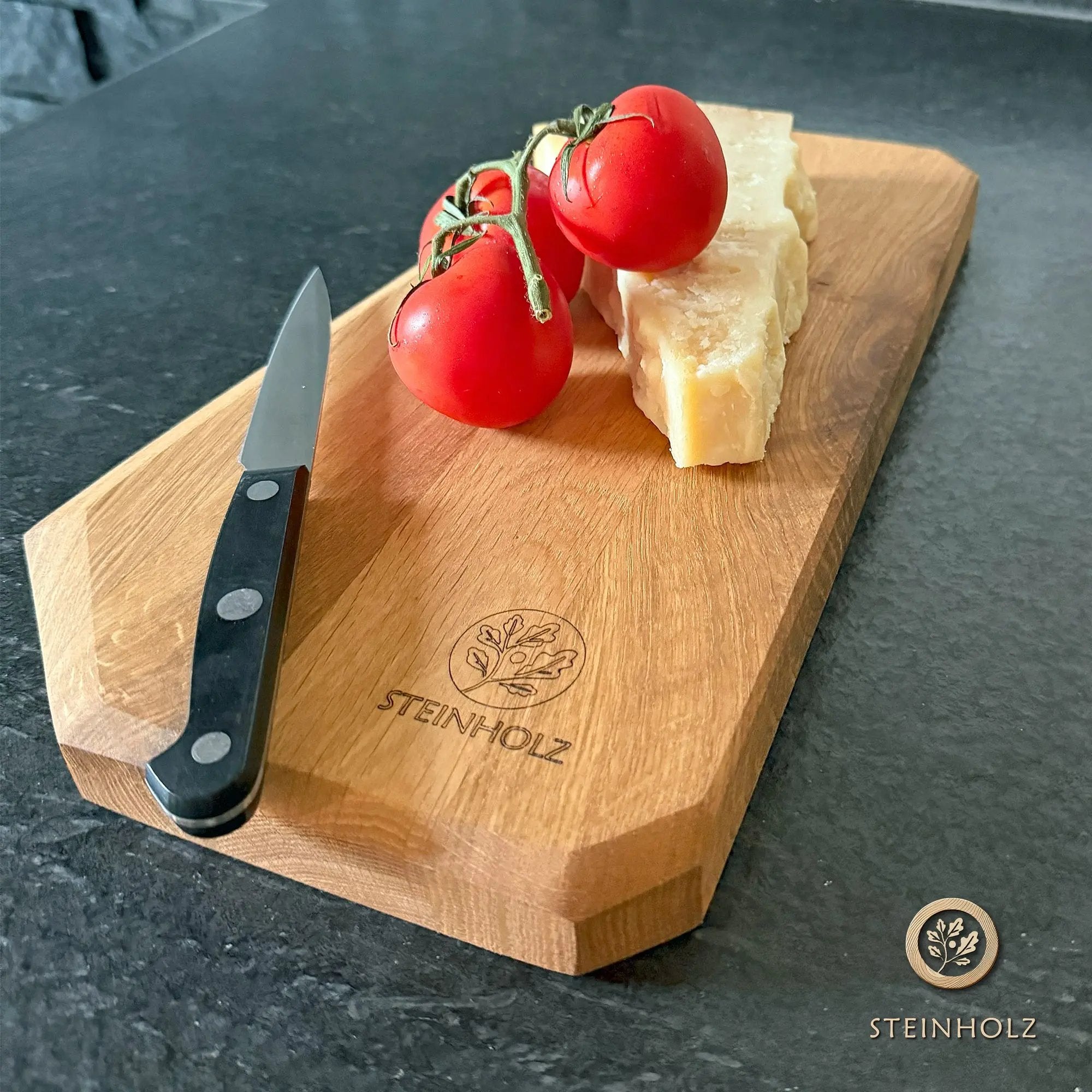 Schneidebrett aus Eiche mit Baumkante – Robust, stilvoll und einzigartig  Steinholz