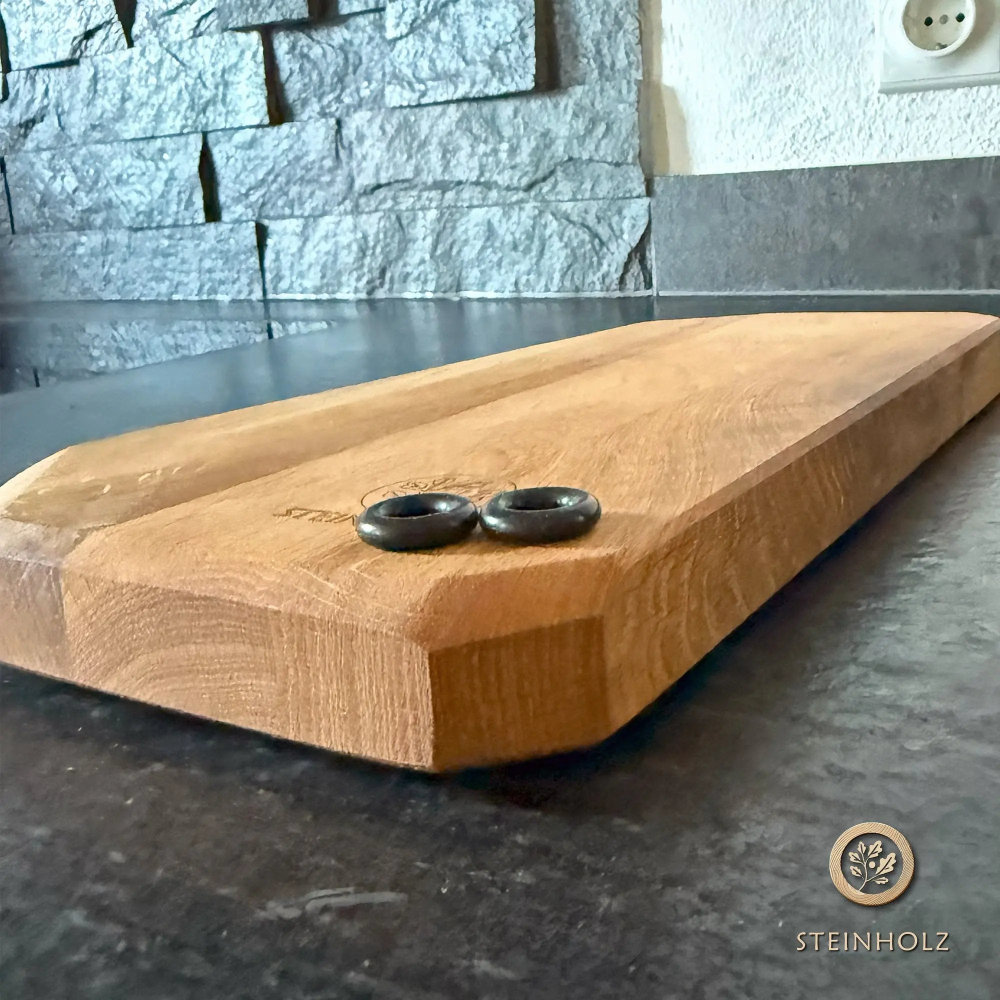 Schneidebrett aus Eiche mit Baumkante – Robust, stilvoll und einzigartig  Steinholz