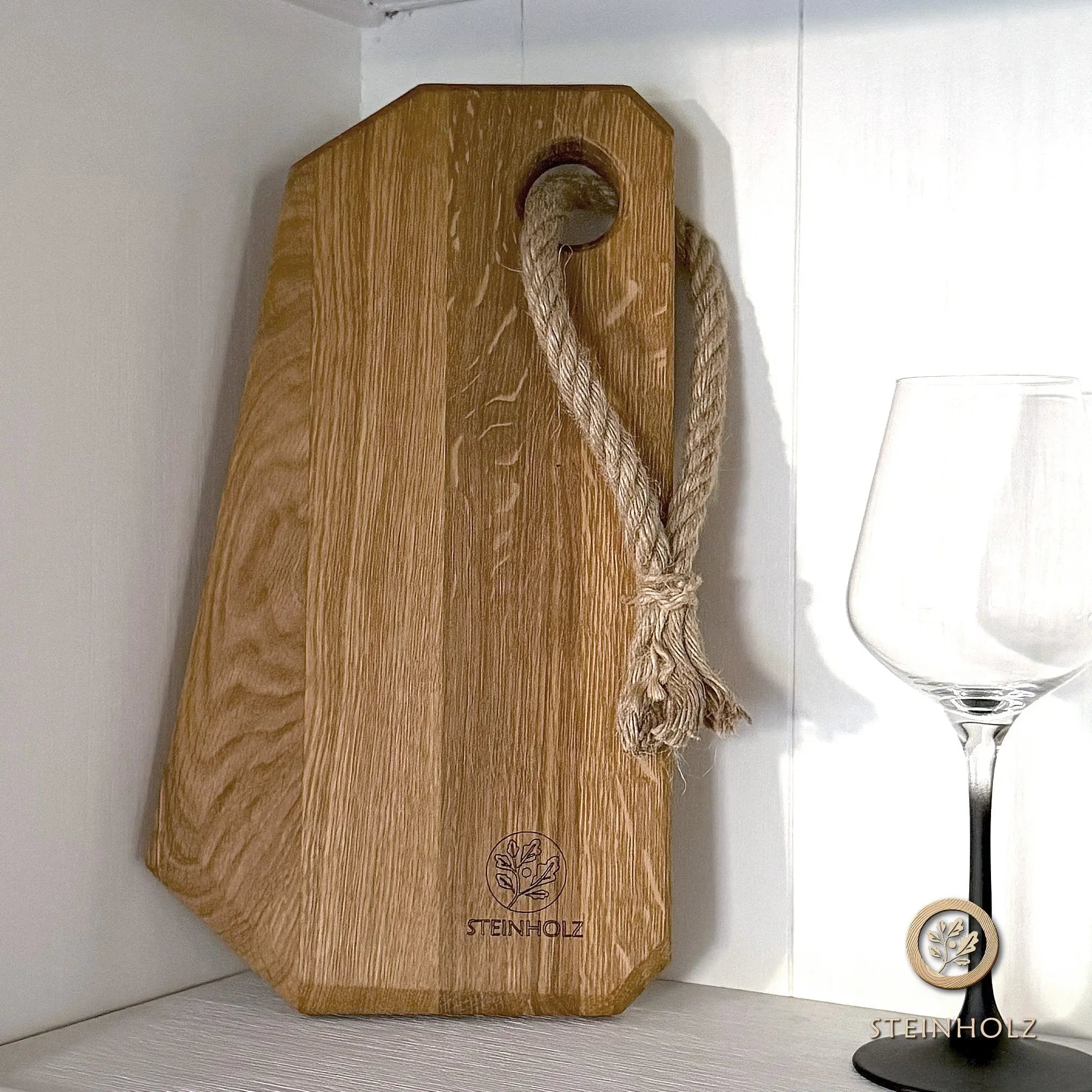 Schneidebrett aus Eiche mit Baumkante – Robust, stilvoll und einzigartig  Steinholz