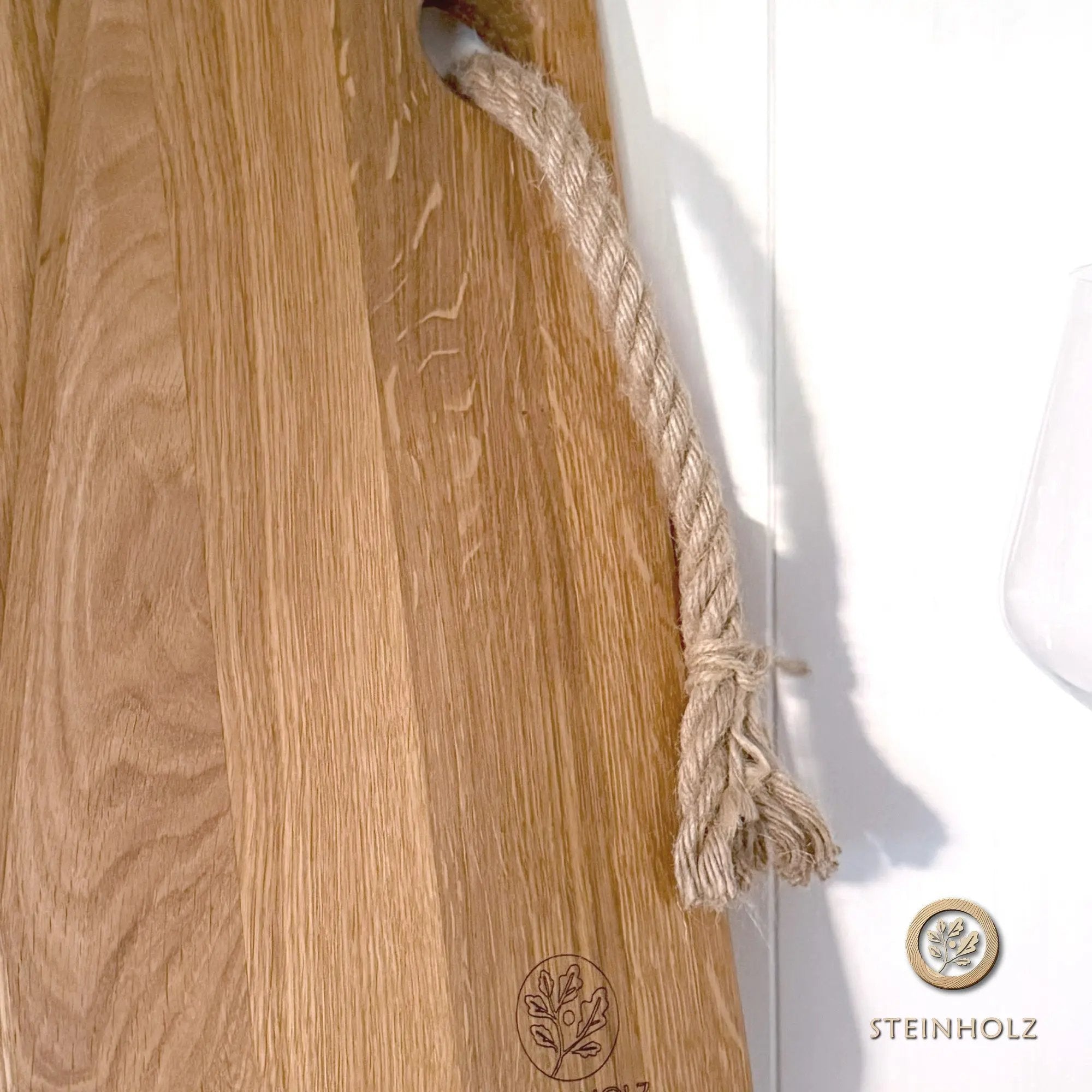 Schneidebrett aus Eiche mit Baumkante – Robust, stilvoll und einzigartig  Steinholz