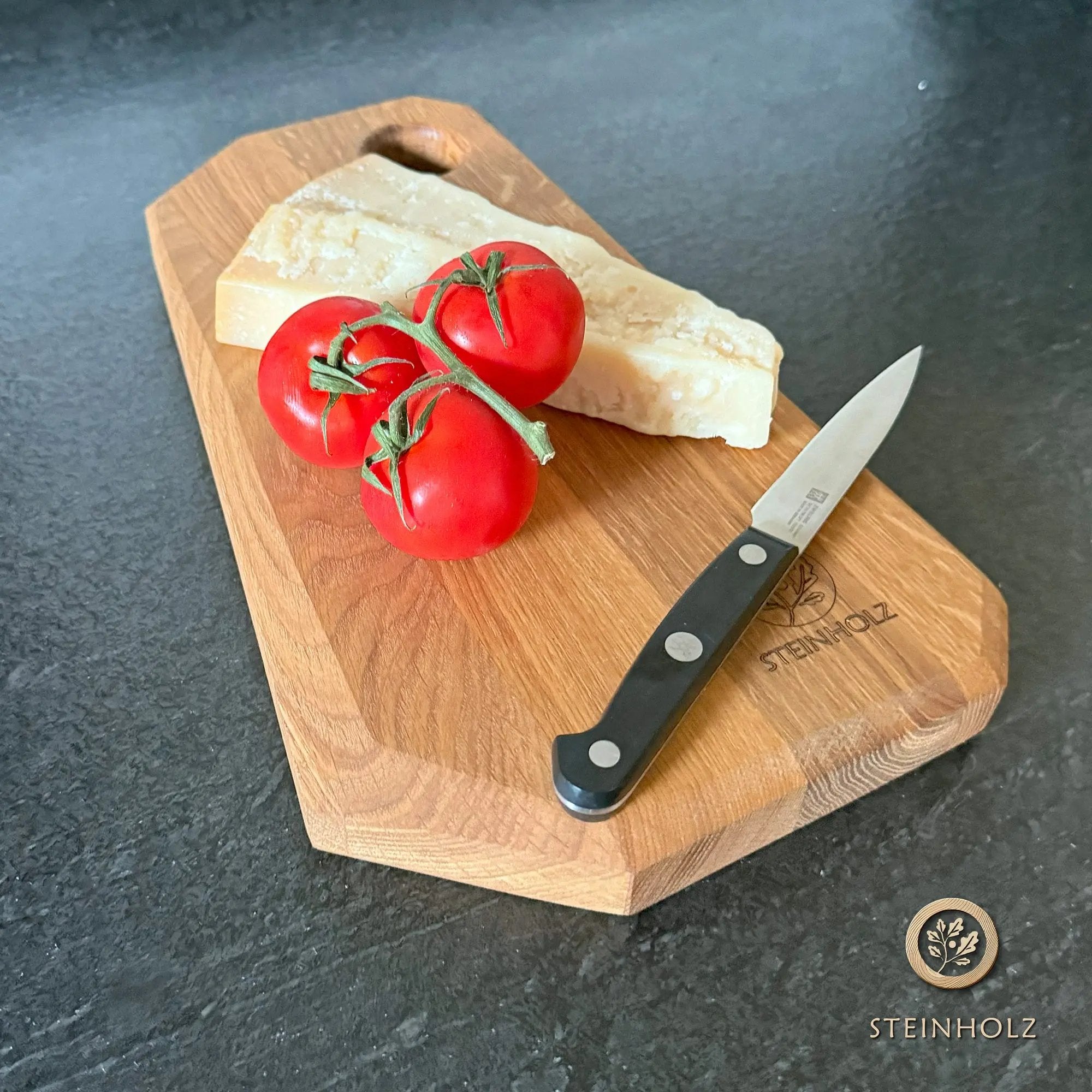 Schneidebrett aus Eiche mit Baumkante – Robust, stilvoll und einzigartig  Steinholz