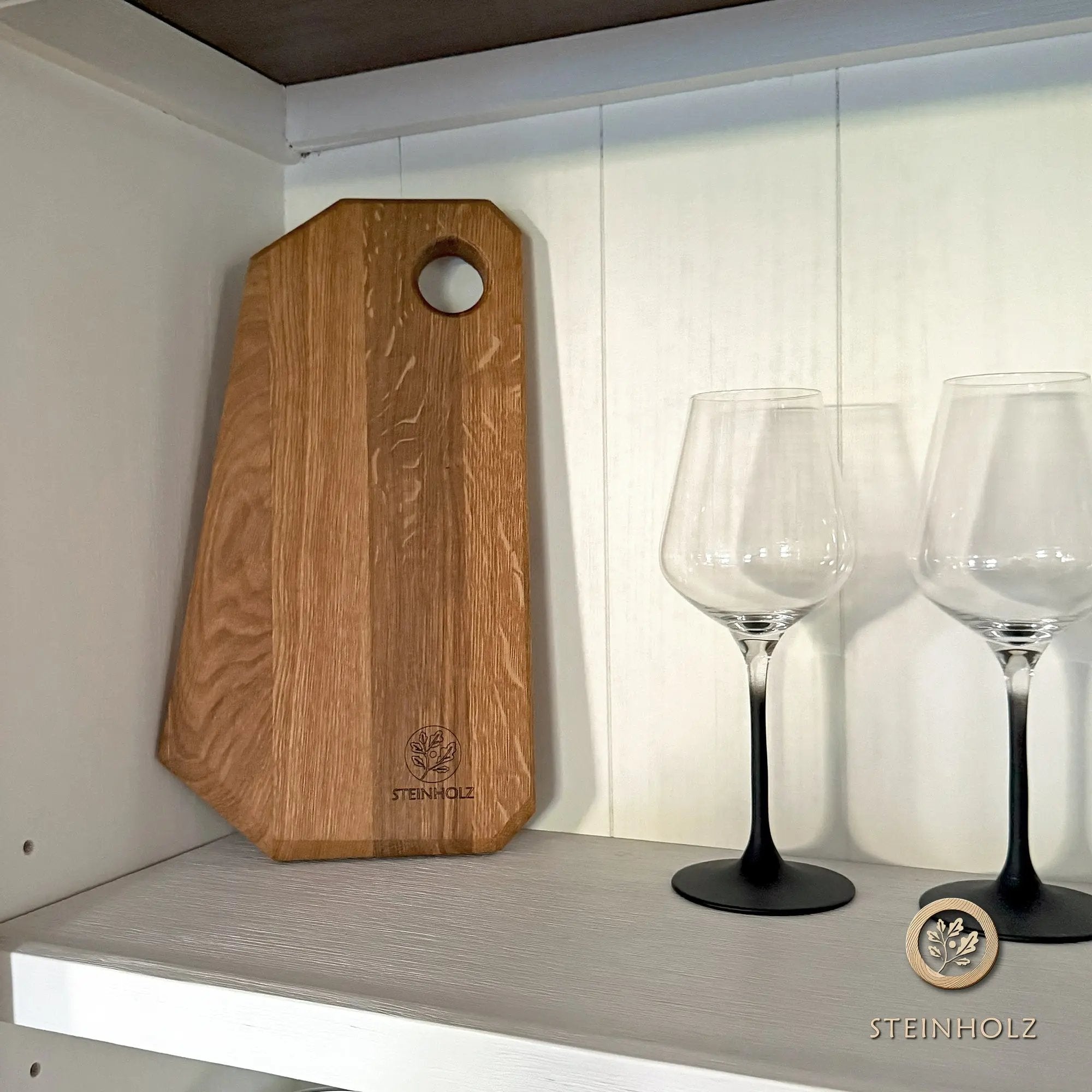 Schneidebrett aus Eiche mit Baumkante – Robust, stilvoll und einzigartig  Steinholz