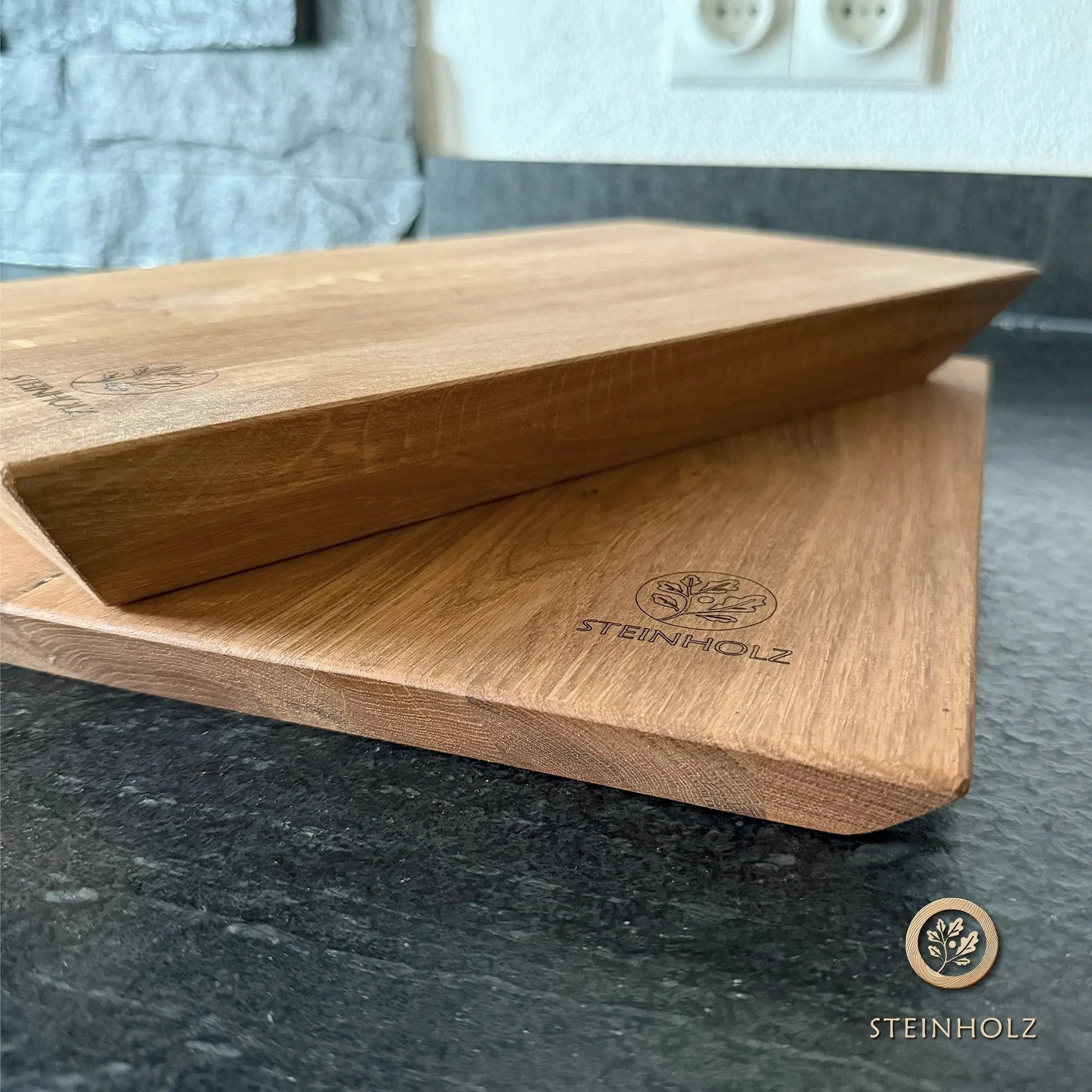 Schneidebrett aus Eiche mit Baumkante – Robust, stilvoll und einzigartig  Steinholz